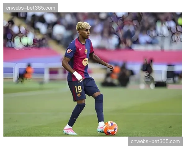 德转身价榜更新:维蒂尼亚、若昂·内维斯1.1亿欧并列法甲第一 德转身价榜更新:维蒂尼亚、若昂·内维斯1.1亿欧并列法甲第一